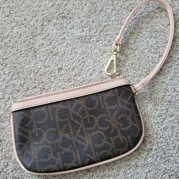 CALVIN Klein Wristlet/Clutch in Pink sand Brown - Like New - Picture 2 of 5